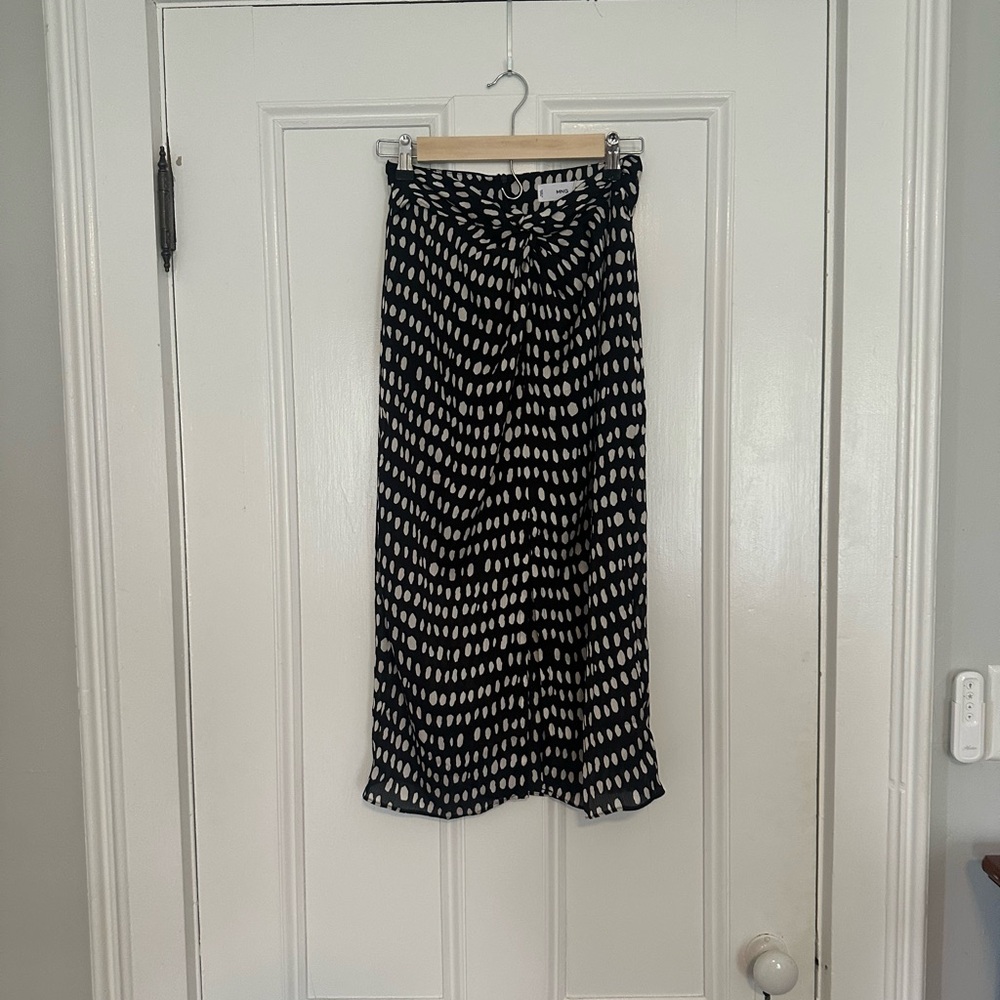 Stylish Black and White Women's Skirt